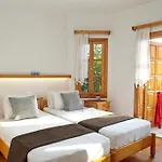 Vali 4*