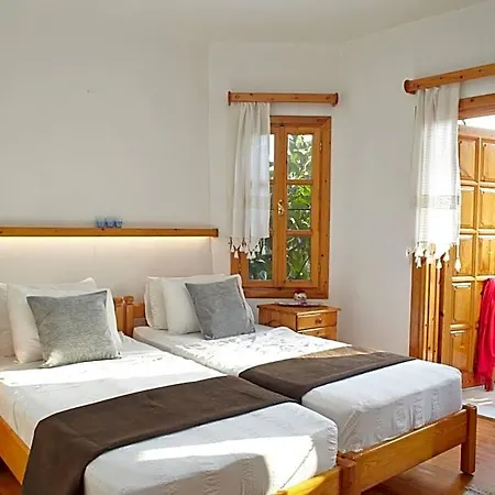 Vali Aparthotel 4*