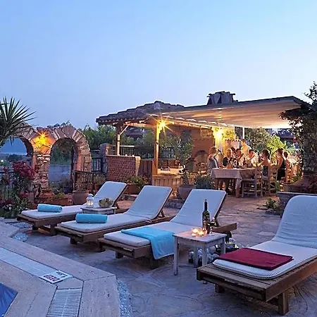 Vali Aparthotel 4*