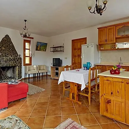 Vali 4*