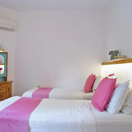 Vali アパートホテル